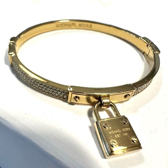 NWT Michael Kors Padlock Charm Pave Crystal Hinged Bangle Bracelet Gold-tone OS - Picture 1 of 3
